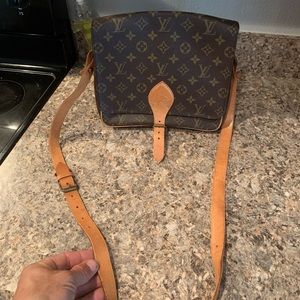 💯 authentic guaranteed Louis Vuitton crossbody